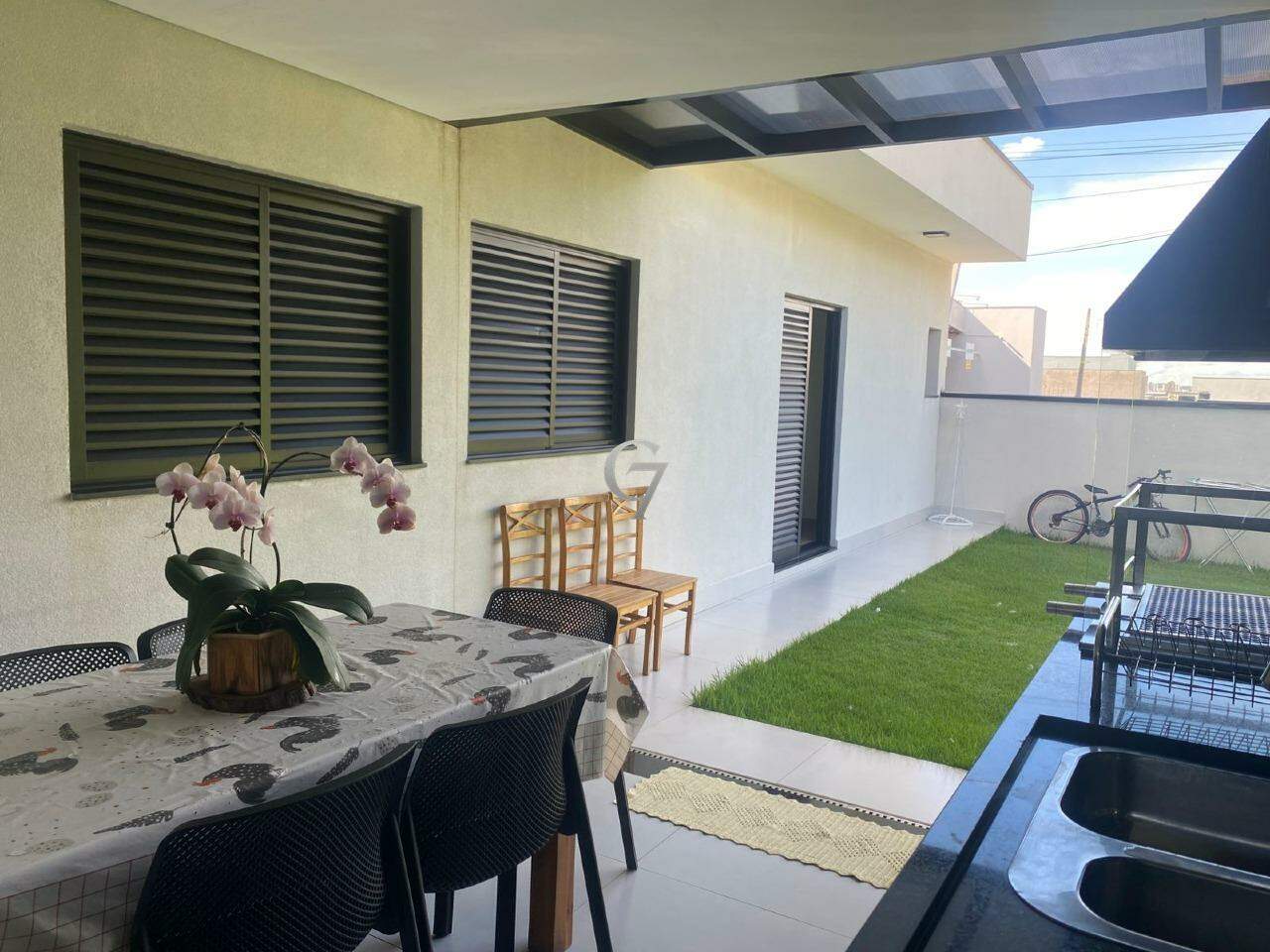 Casa à venda no Jardim Guarujá: 
