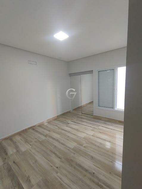 Casa à venda no Jardim Guarujá: 