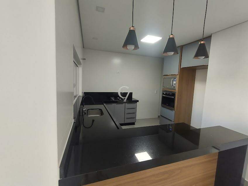 Casa à venda no Jardim Guarujá: 