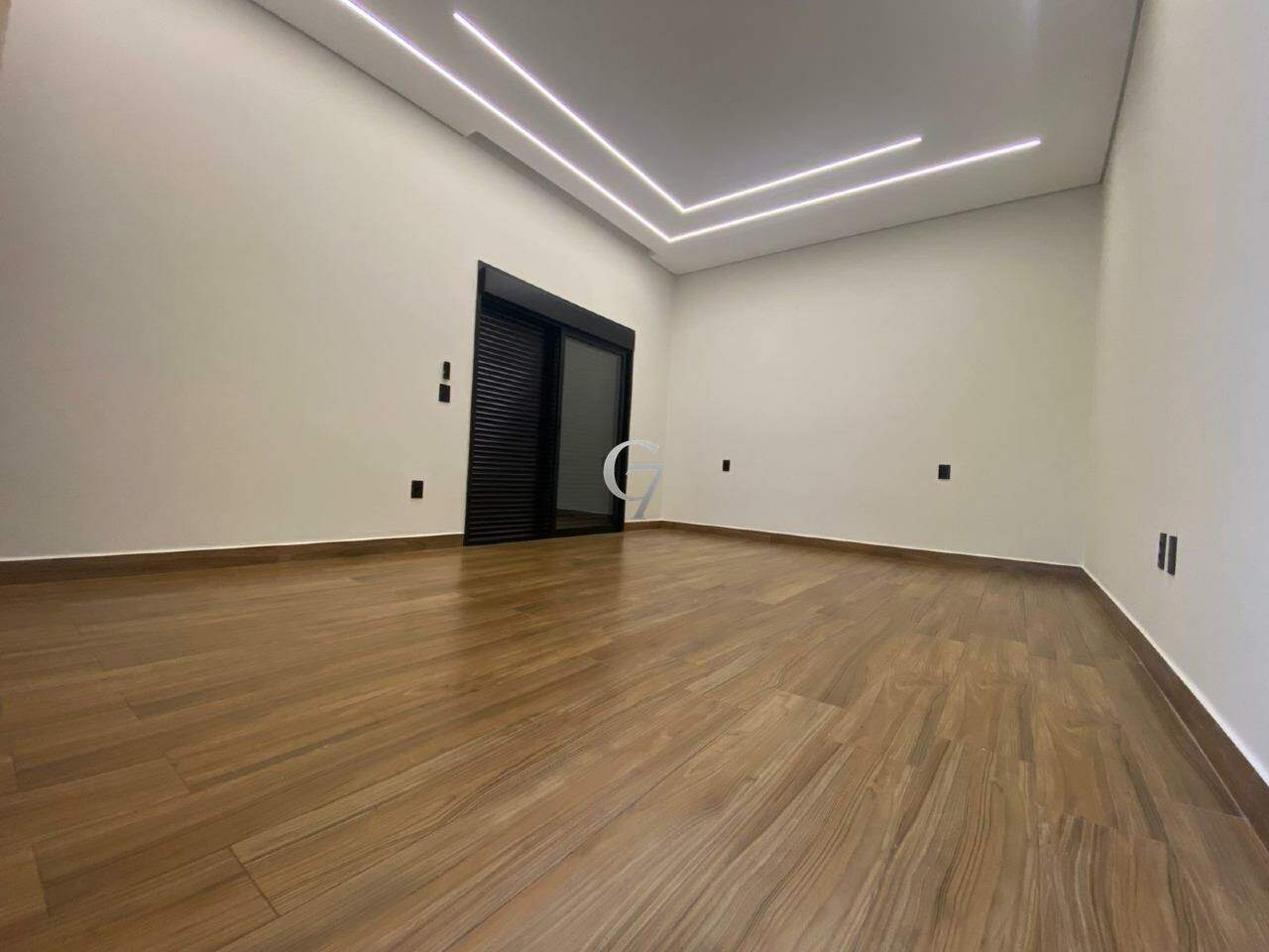 Casa à venda no Jardim Guarujá: 