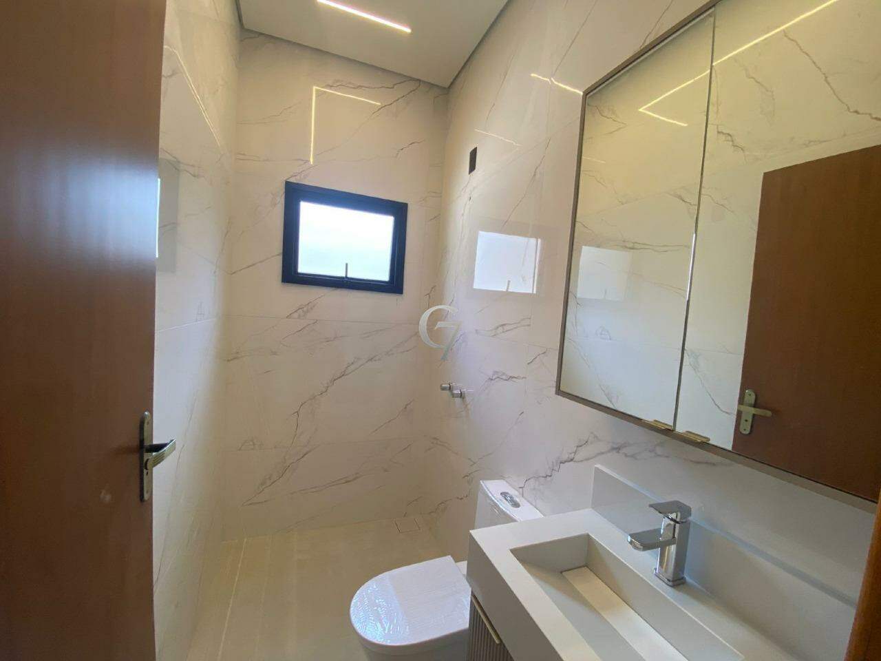 Casa à venda no Jardim Guarujá: 