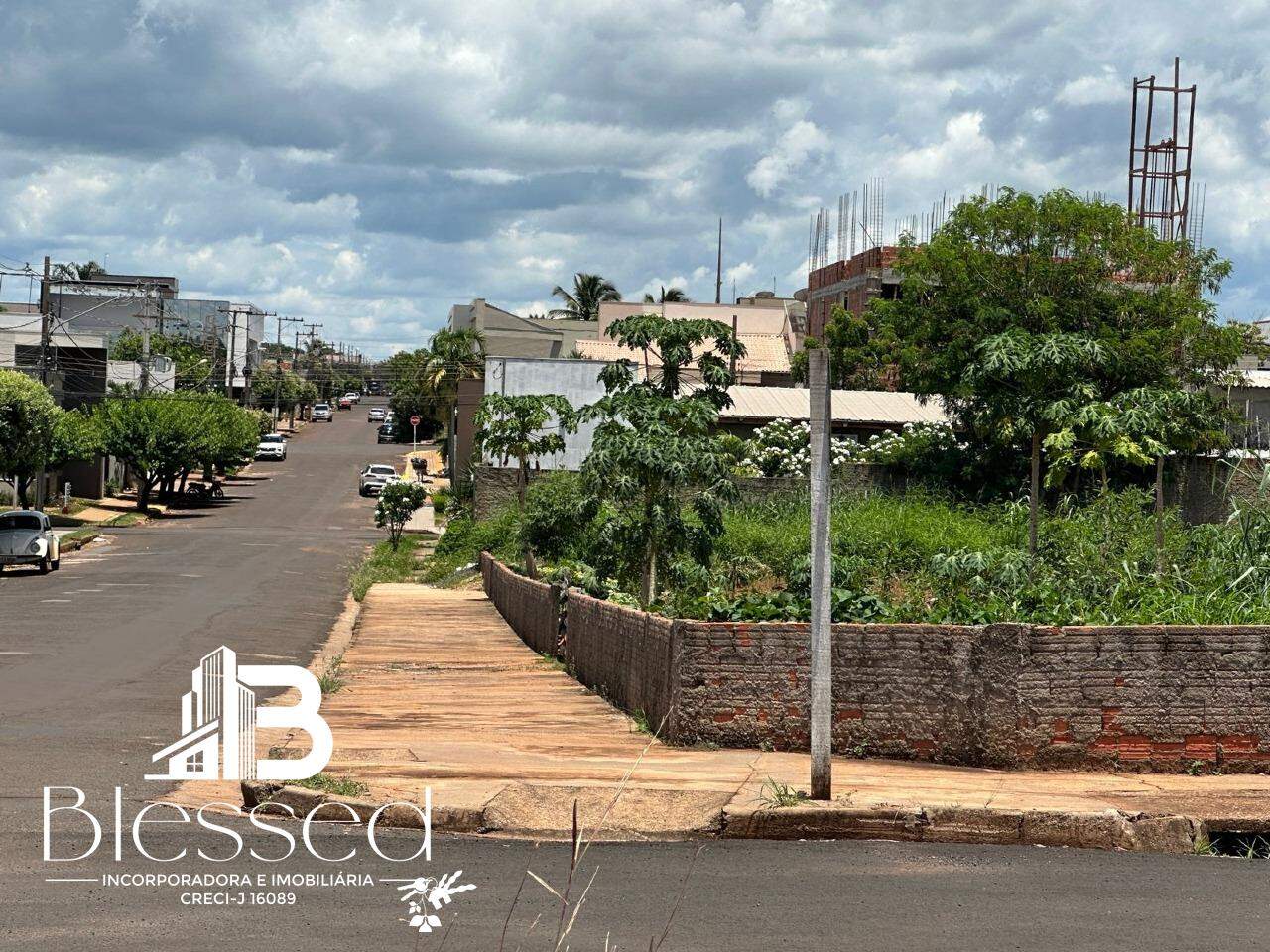 Lote à venda no PARQUE DAS MANSÕES: 