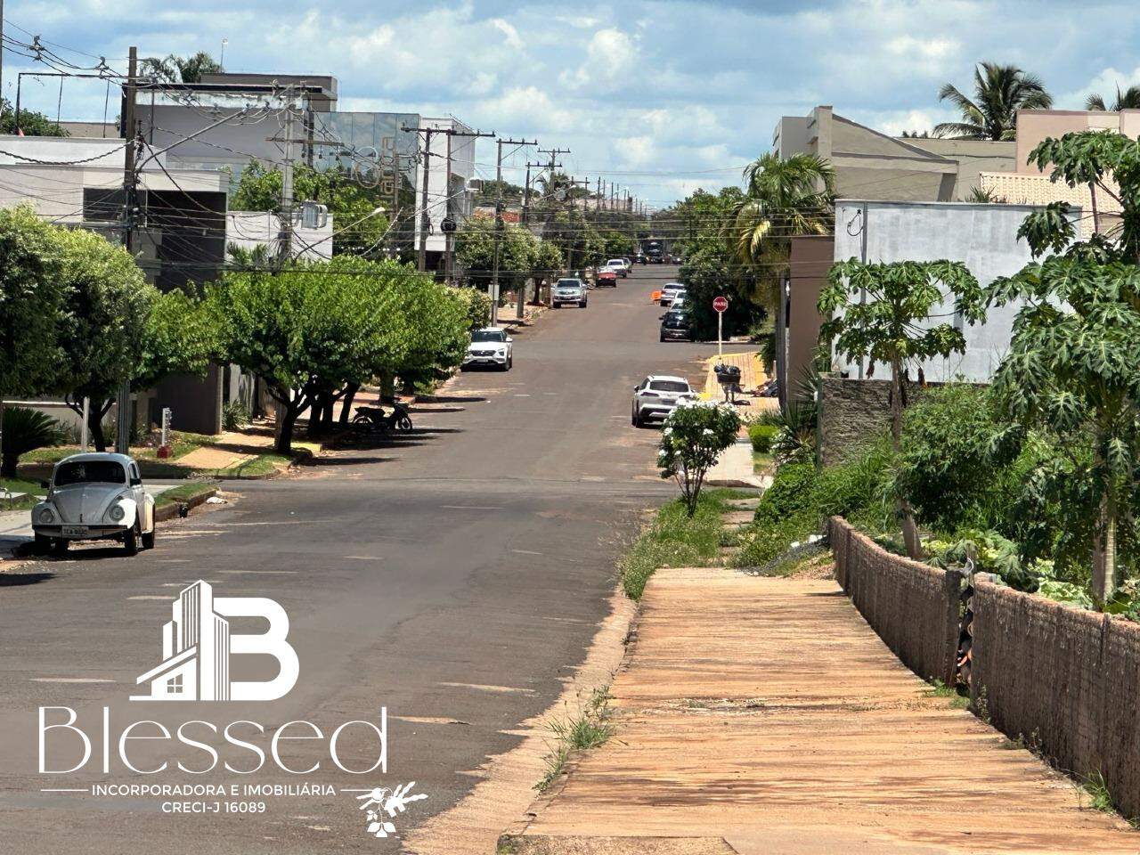 Lote à venda no PARQUE DAS MANSÕES: 
