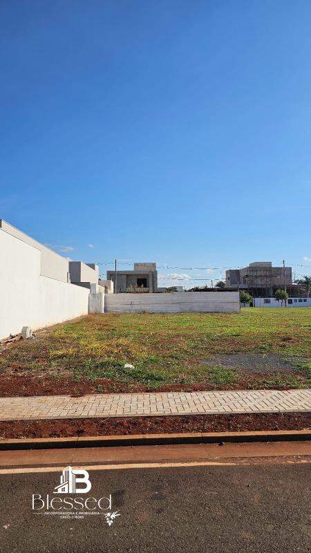 Lote em condomínio à venda no Manacá: 