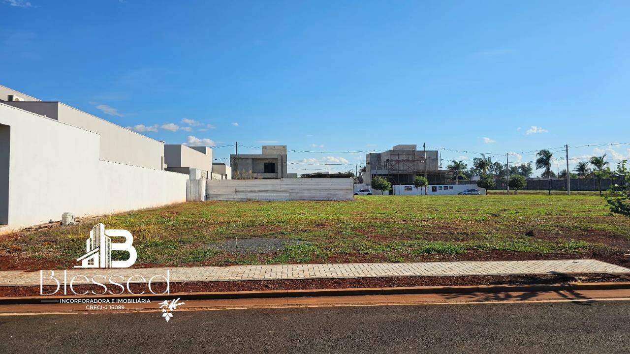 Lote em condomínio à venda no Manacá: 