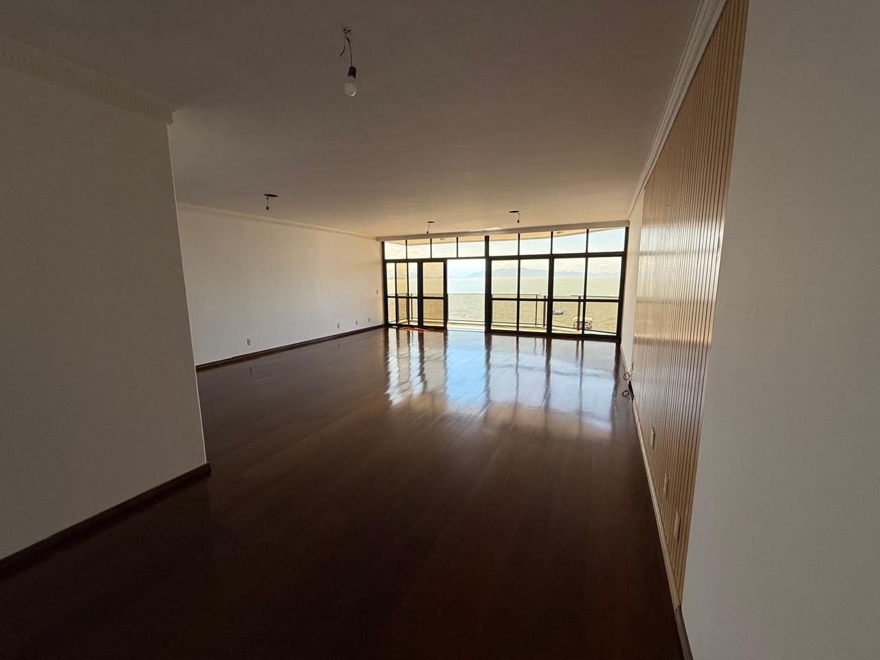 Apartamento[ NumeroQuarto] Centro Florianópolis Praia de Fora: 