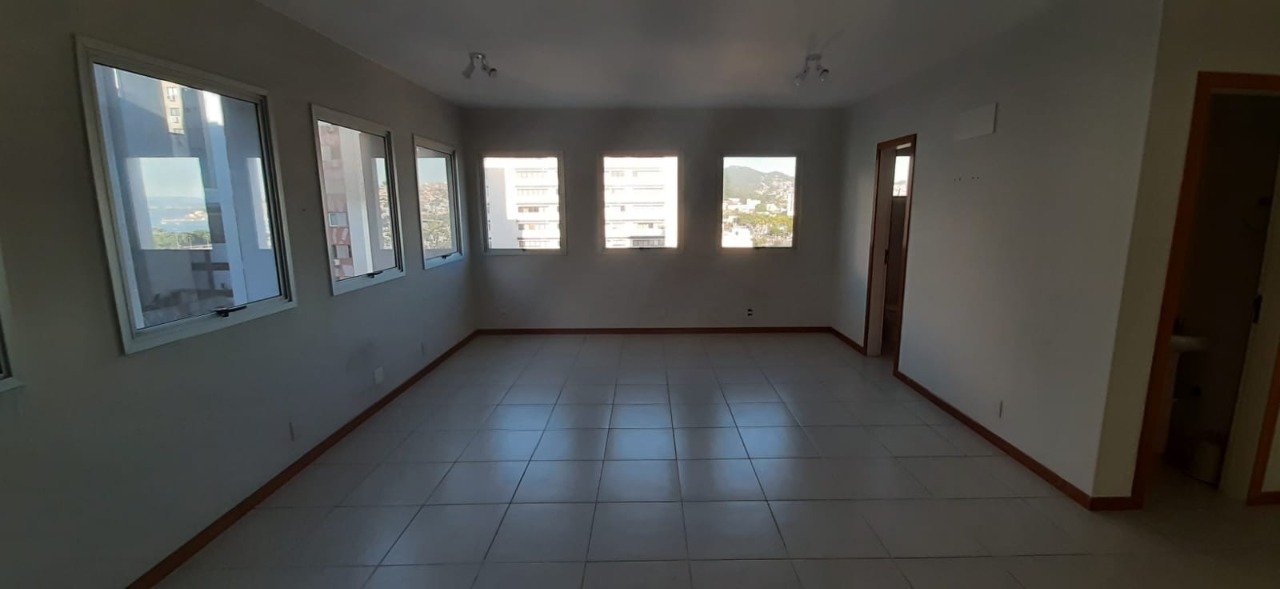 Salas/Conjuntos[ NumeroQuarto] Centro Florianópolis Kosmos: 