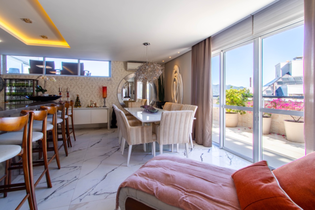 Cobertura[ NumeroQuarto] Itacorubi Florianópolis Jardins de Bordeaux: 