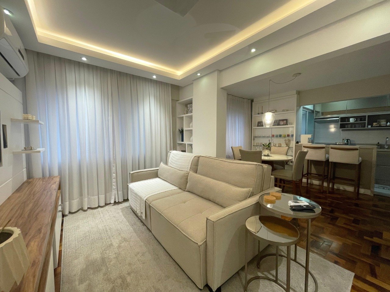 Apartamento[ NumeroQuarto] Centro Florianópolis Versalhes: 