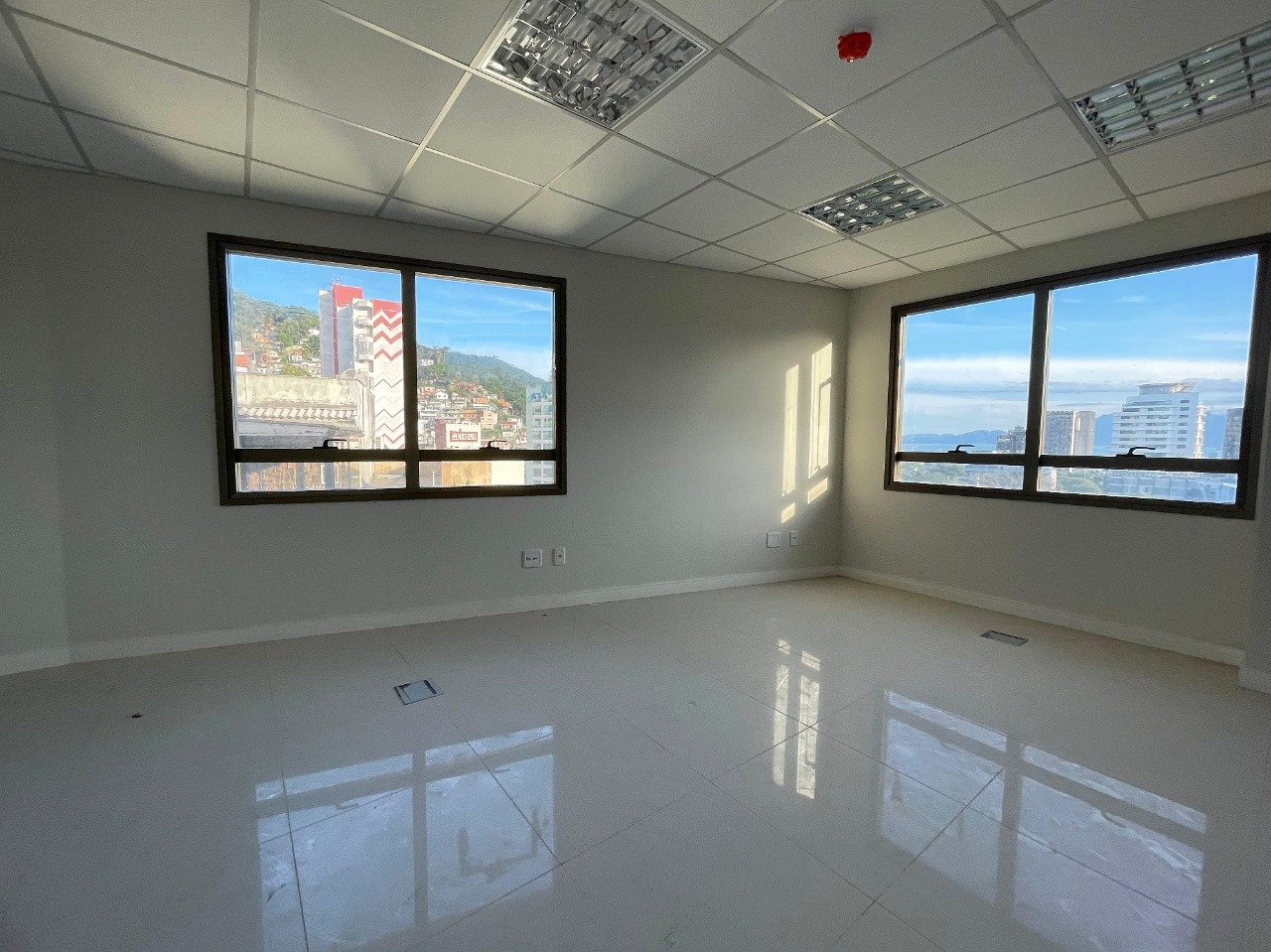 Salas/Conjuntos[ NumeroQuarto] Centro Florianópolis VINTAGE EXECUTIVE CENTER: 