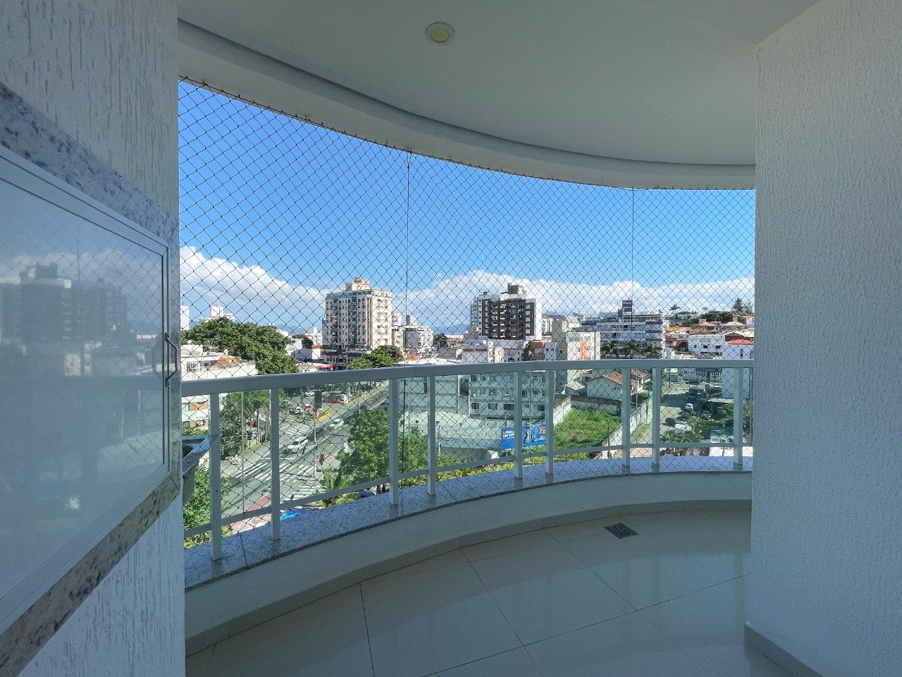 Apartamento[ NumeroQuarto] Coqueiros Florianópolis Gualter de Freitas Tibau: 