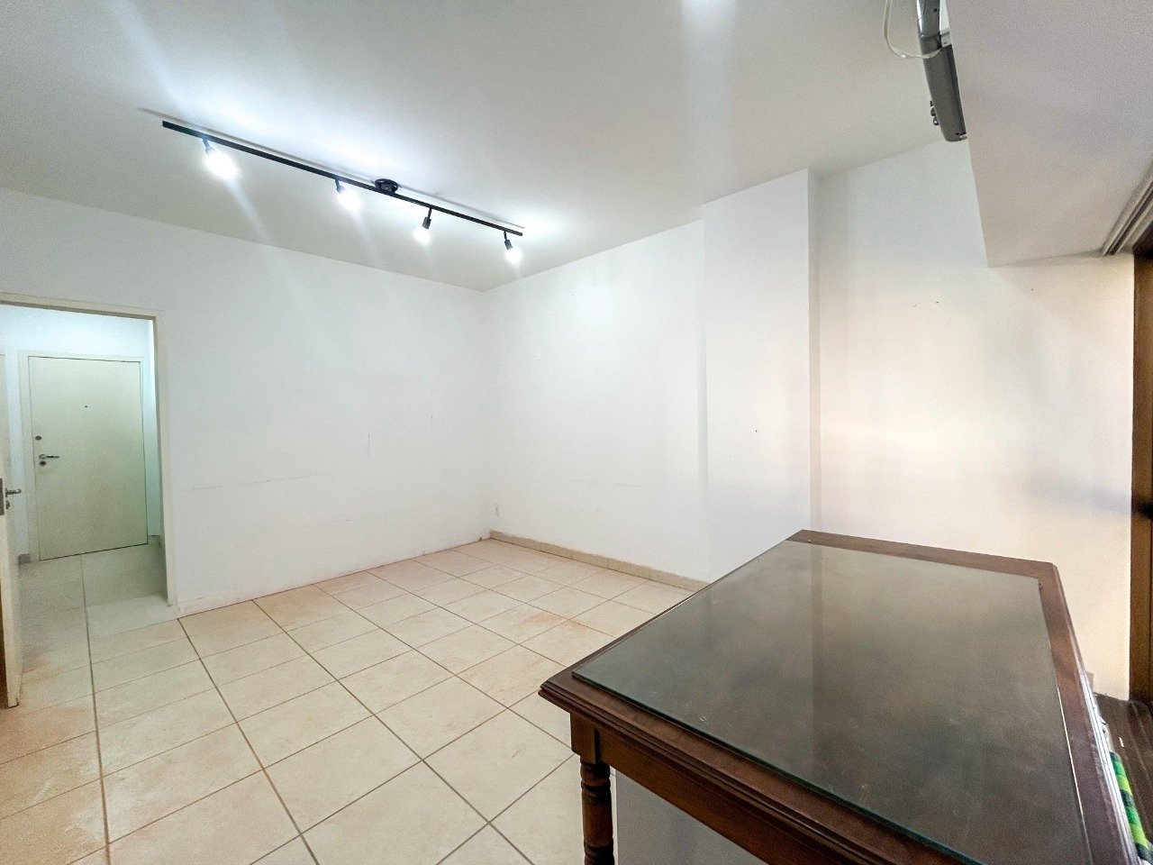 Salas/Conjuntos[ NumeroQuarto] Centro Florianópolis Centro Executivo Casa do Barão: 