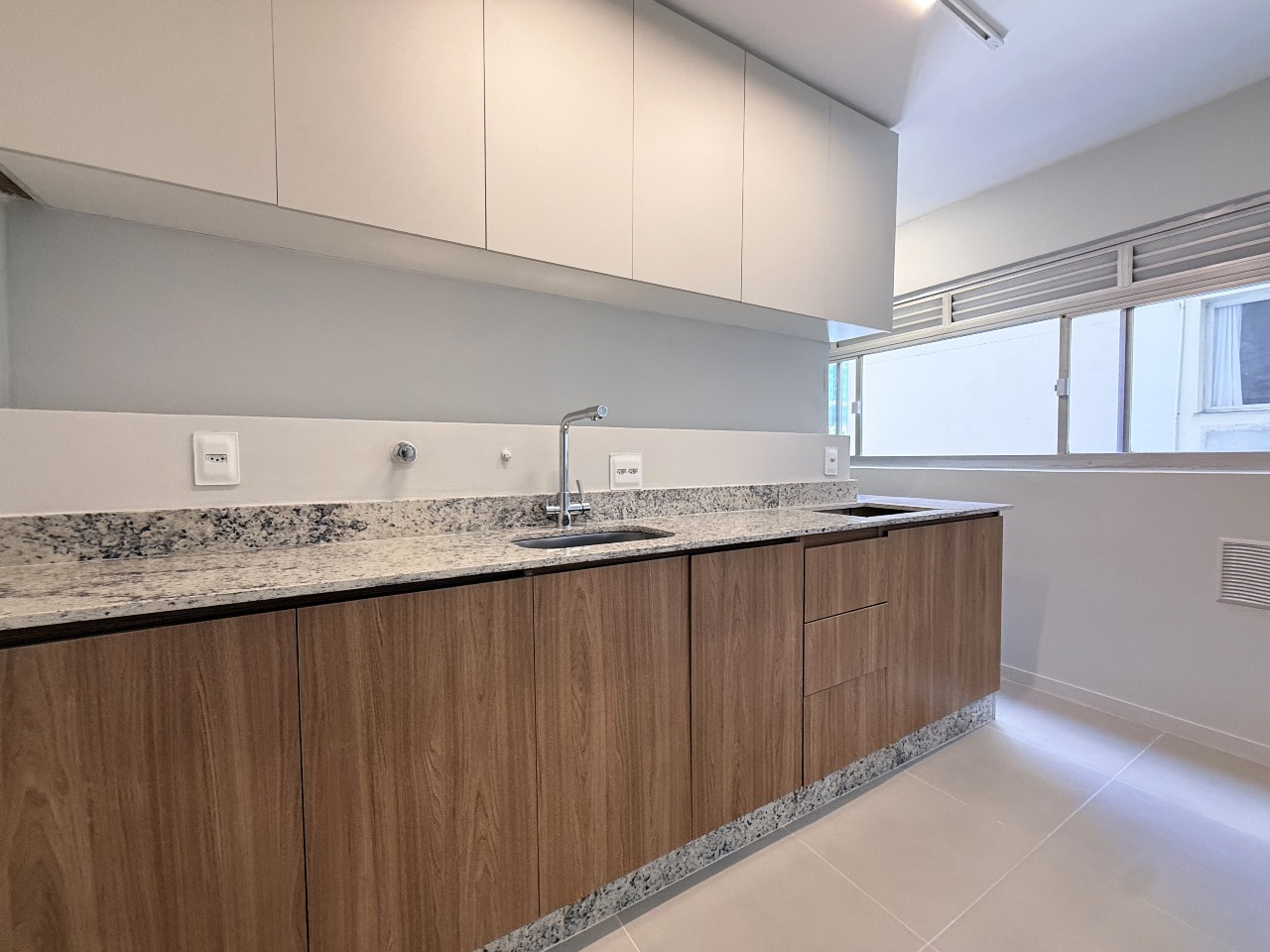 Apartamento[ NumeroQuarto] Centro Florianópolis Algarve: 