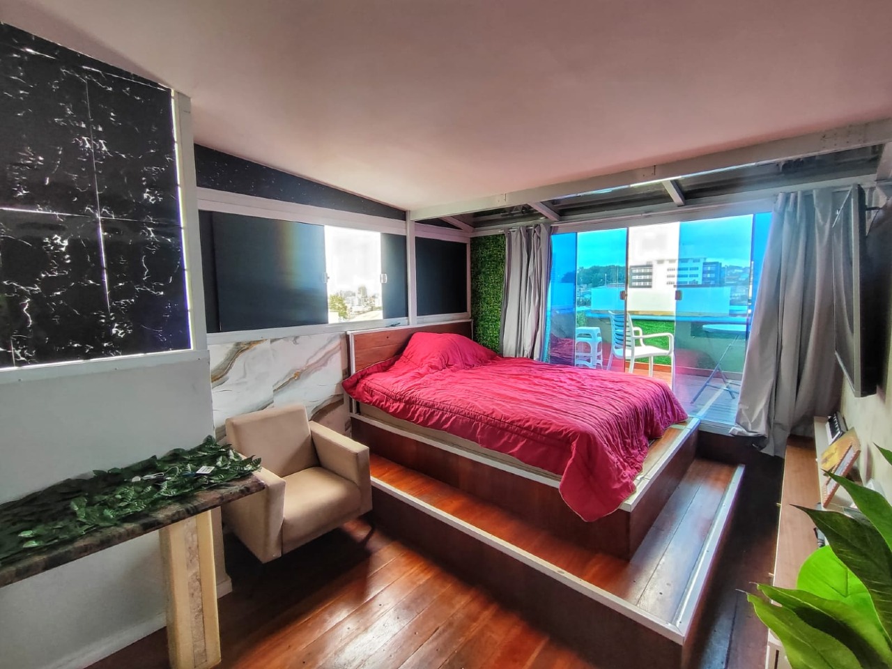 Apartamento[ NumeroQuarto] Coqueiros Florianópolis Long Beach: 