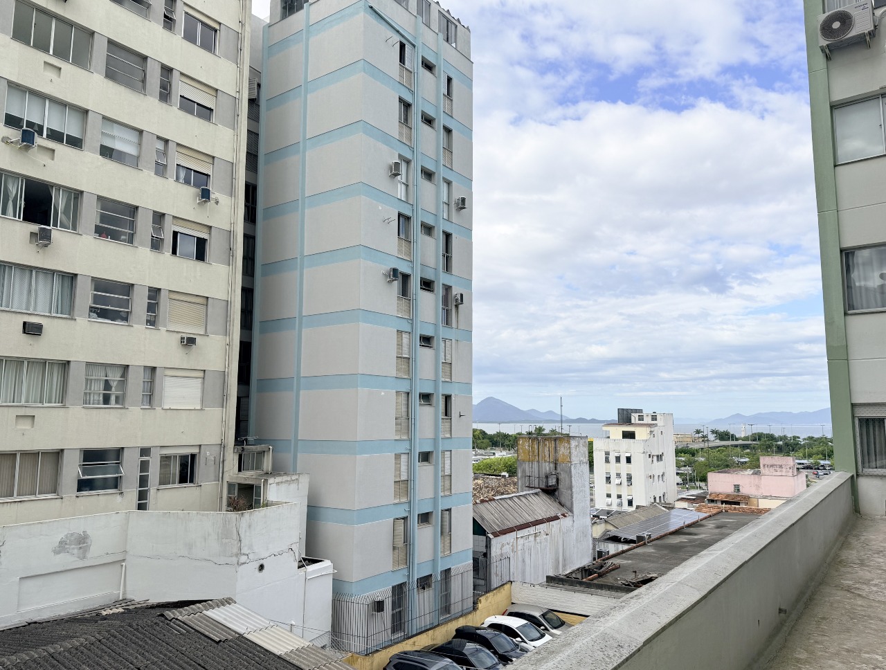 Apartamento[ NumeroQuarto] Centro Florianópolis A Coelho: 