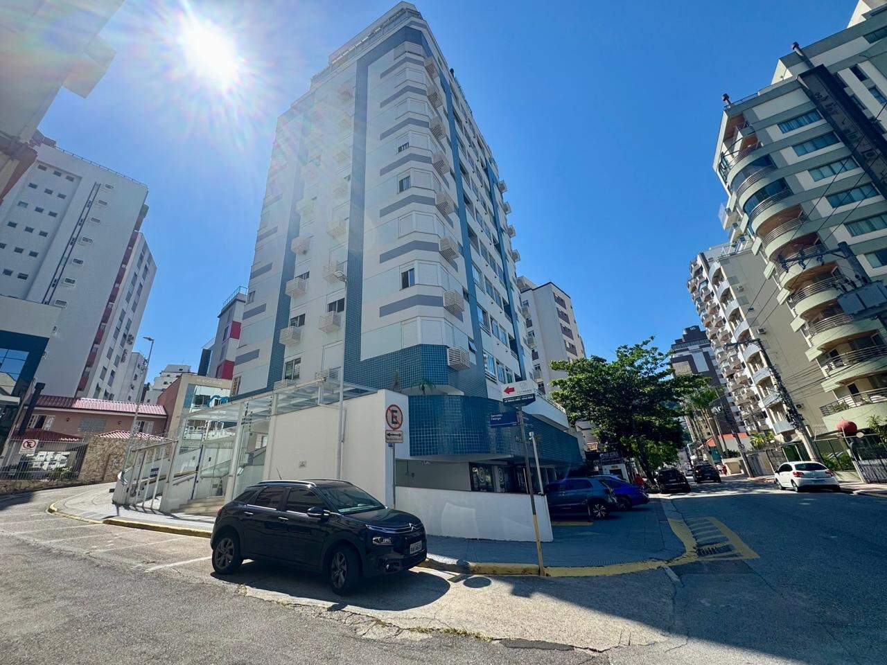 Apartamento duplex[ NumeroQuarto] Centro Florianópolis Torre Di Raffler: 