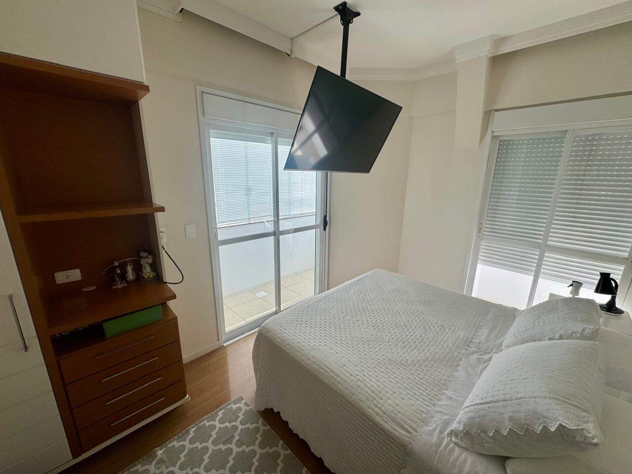 Apartamento duplex[ NumeroQuarto] Centro Florianópolis Torre Di Raffler: 
