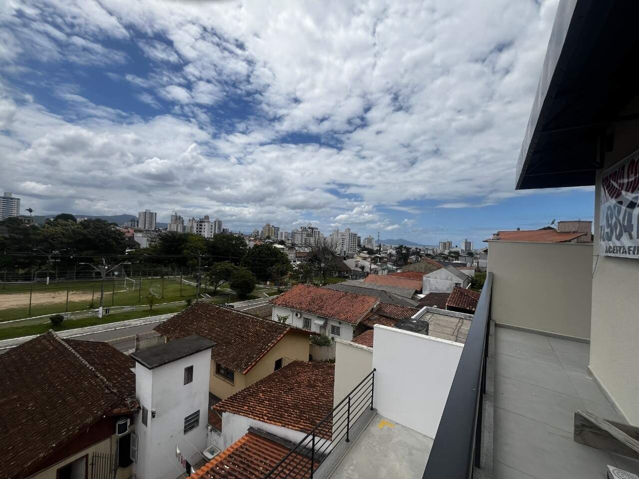 Prédio Comercial[ NumeroQuarto] Jardim Atlântico Florianópolis : 