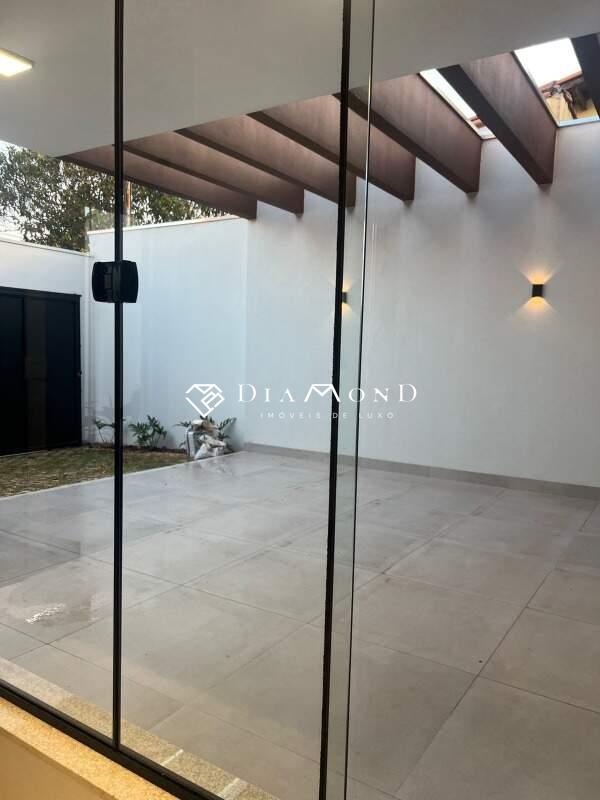 Casa à venda no Planalto: 