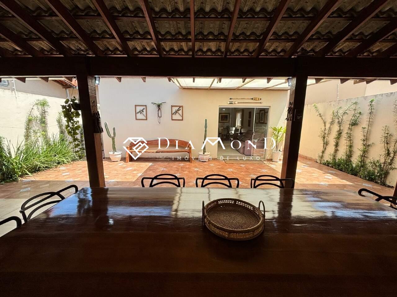 Casa à venda no Jardim Holanda: 