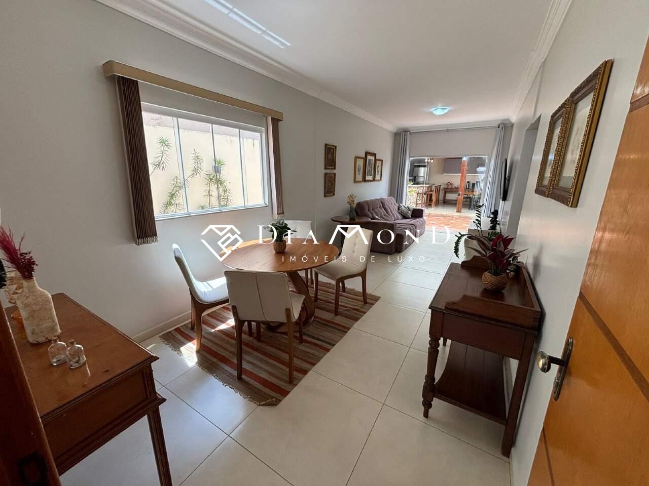 Casa à venda no Jardim Holanda: 