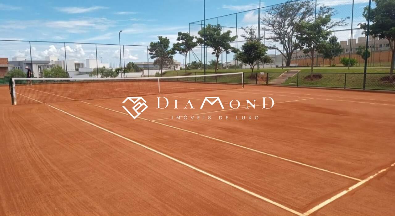 Terreno em condomínio à venda no Granja Marileusa: 