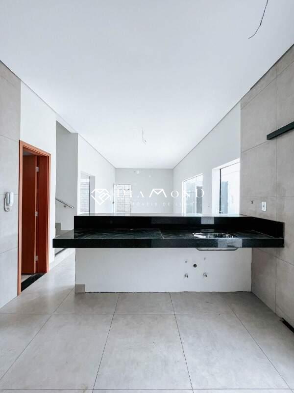 Casa à venda no Novo Mundo: 