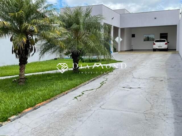 Casa à venda no Custódio Pereira: 