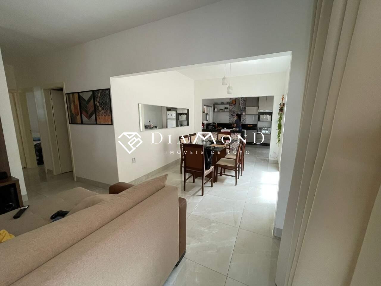 Casa à venda no Custódio Pereira: 