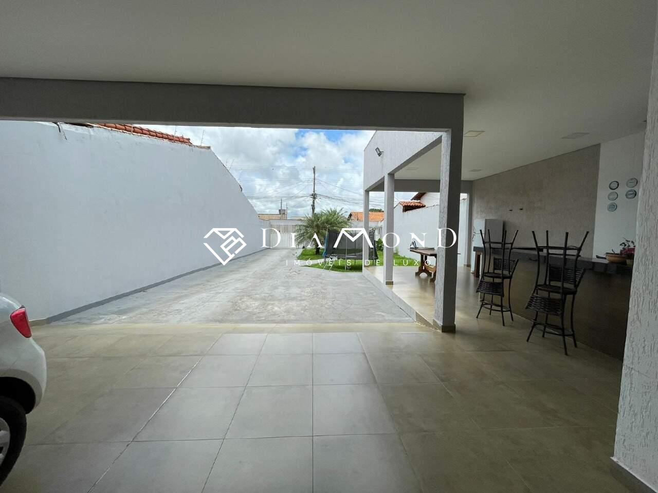 Casa à venda no Custódio Pereira: 