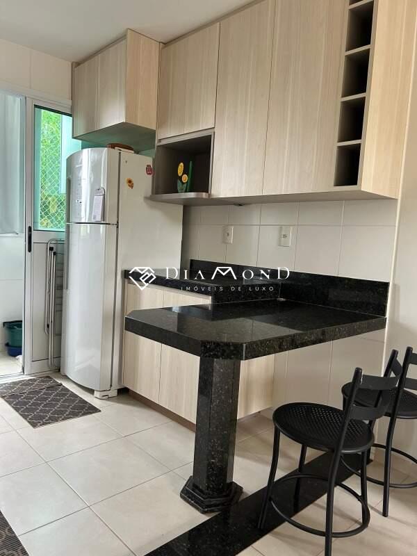 Apartamento à venda no Saraiva: 