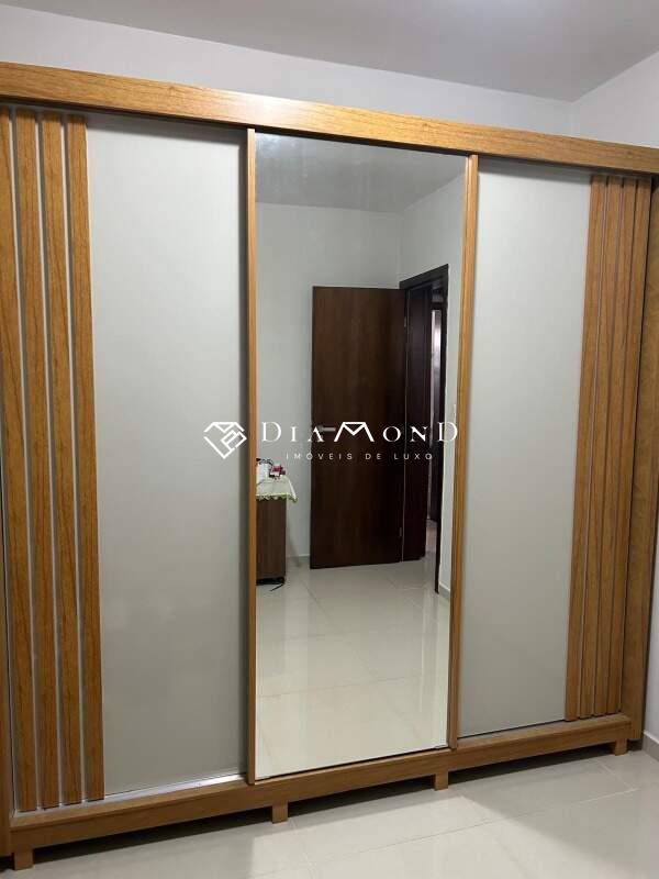 Apartamento à venda no Saraiva: 