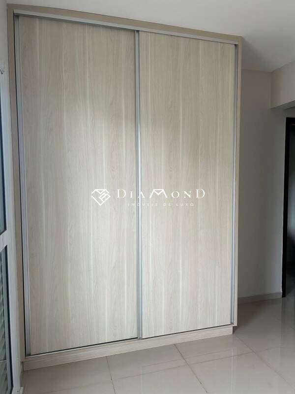 Apartamento à venda no Saraiva: 