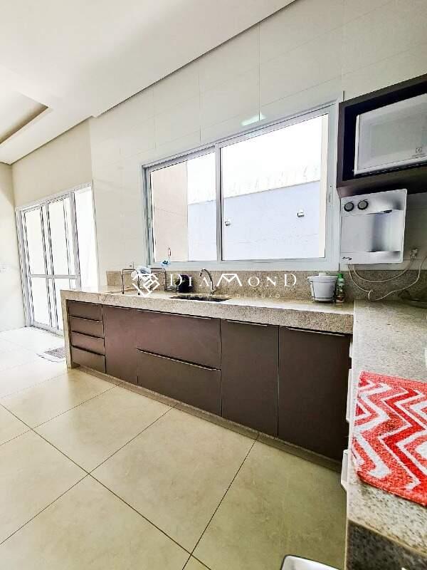 Casa à venda no Novo Mundo: 