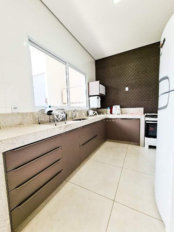 Casa à venda no Novo Mundo: 