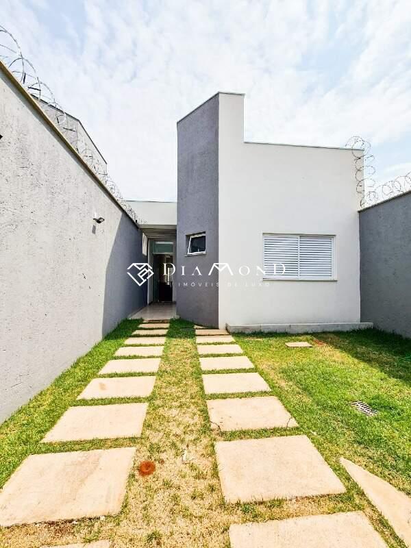 Casa à venda no Novo Mundo: 