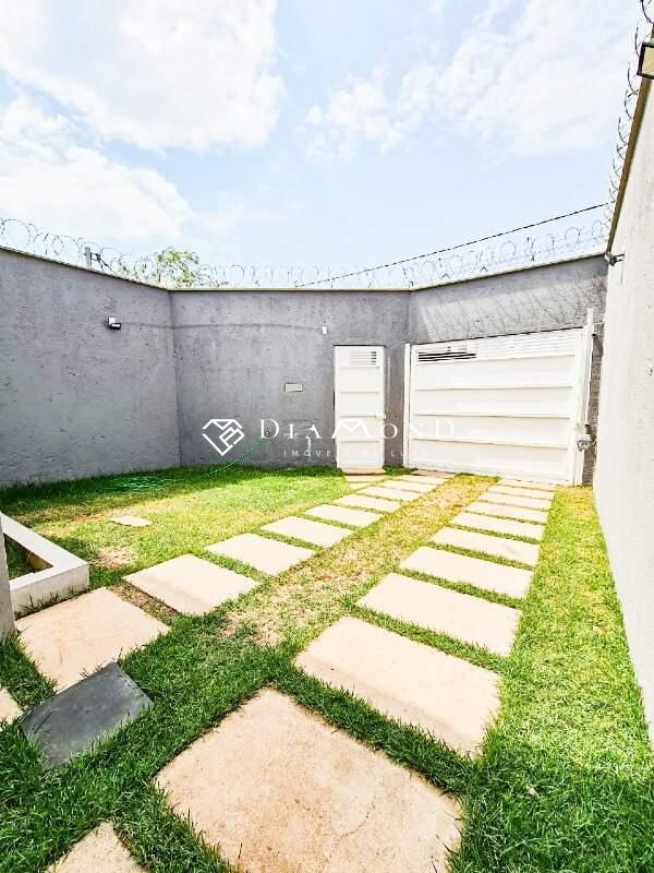 Casa à venda no Novo Mundo: 