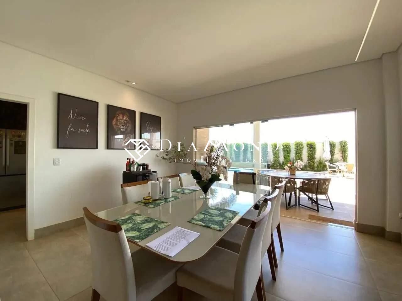 Casa em condomínio à venda no Laranjeiras: 