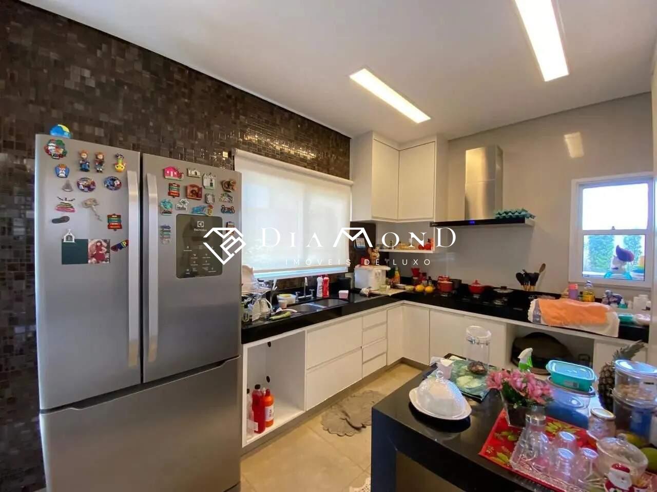 Casa em condomínio à venda no Laranjeiras: 