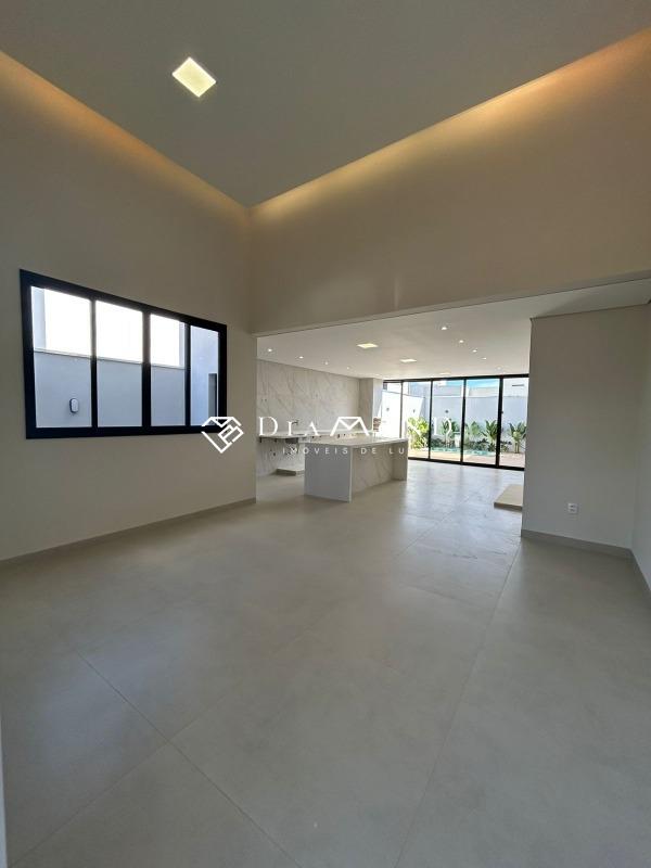 Casa em condomínio à venda no Grand Ville: 