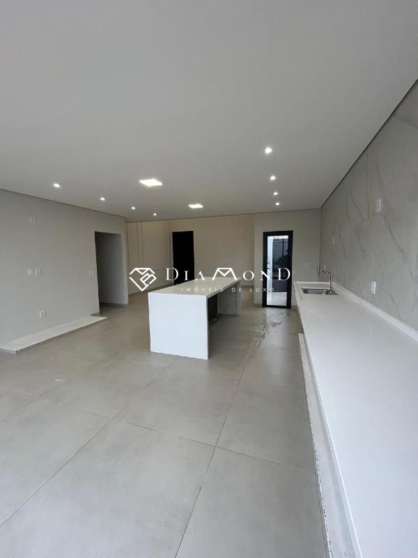 Casa em condomínio à venda no Grand Ville: 