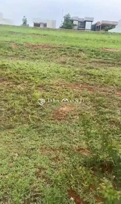 Terreno em condomínio à venda no Granja Marileusa: 