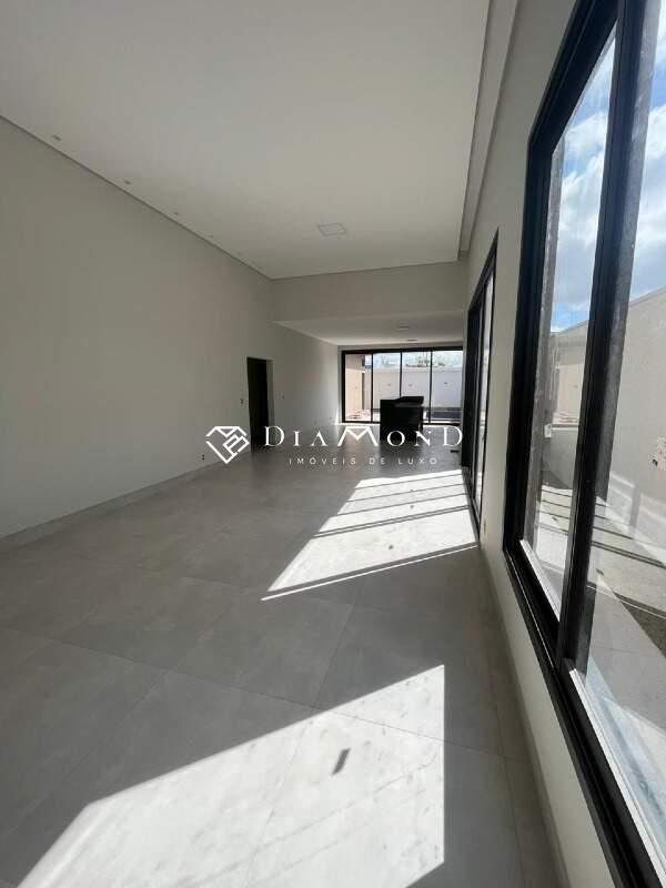 Casa em condomínio à venda no Novo Mundo: 