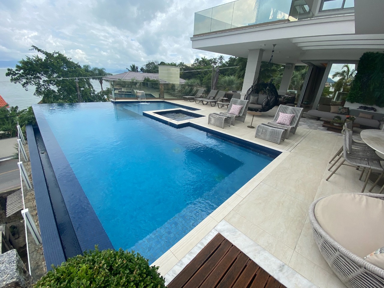 Casa em Condomínio[ NumeroQuarto] Cacupé Florianópolis : 