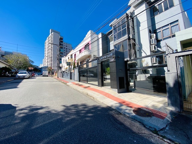 Salas/Conjuntos[ NumeroQuarto] Centro Florianópolis Igor: 