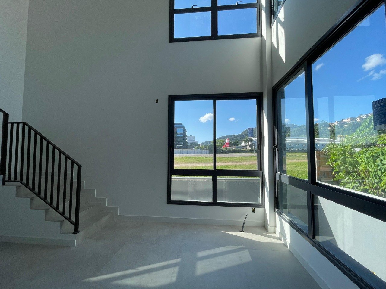 Estúdio[ NumeroQuarto] Saco Grande Florianópolis First: 