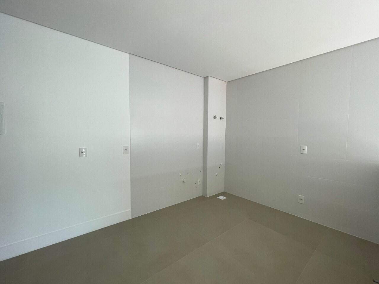 Estúdio[ NumeroQuarto] Saco Grande Florianópolis La Spezia: 