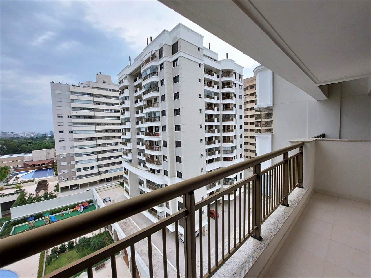 Apartamento[ NumeroQuarto] Itacorubi Florianópolis Plaza Mediterrâneo: 