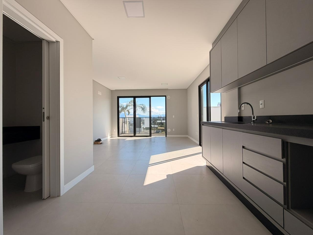 Apartamento[ NumeroQuarto] Coqueiros Florianópolis My Hub Smart Living: 