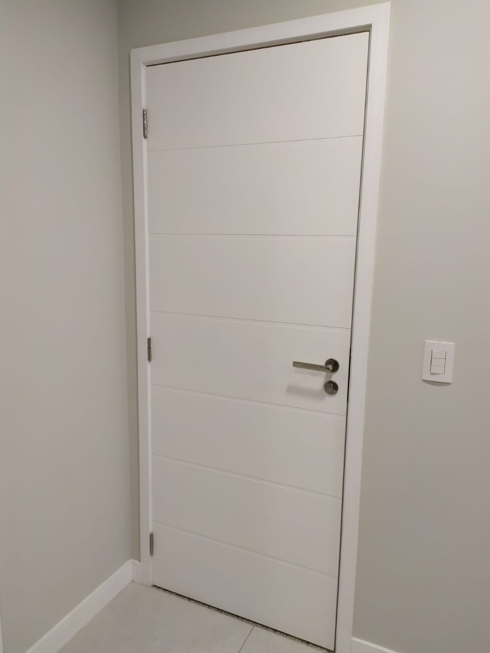 Salas/Conjuntos[ NumeroQuarto] Trindade Florianópolis The Place Office: 